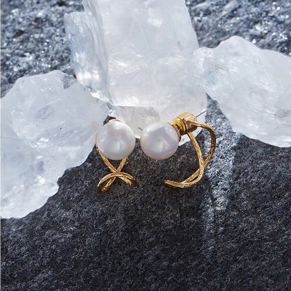 earring - Picture 6 of 7